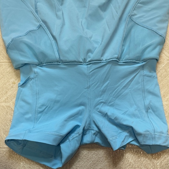 Lululemon hotty hot high rise skirt - Picture 3 of 4